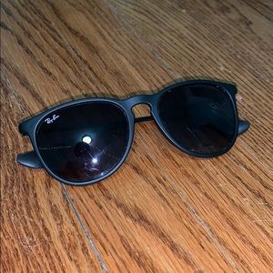 Erika Classic Ray Ban Sunglasses with Brown Case